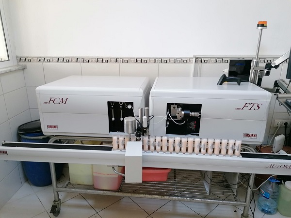 Foto - Çiğ sütler işte böyle analiz ediliyor! 