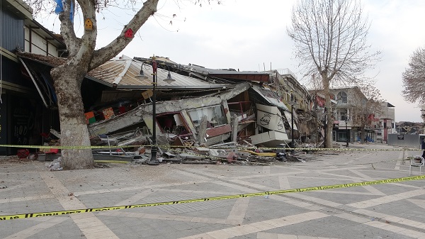 Foto - Ciğer satarken depreme yakalandı! Hayat tam normalleşti derken