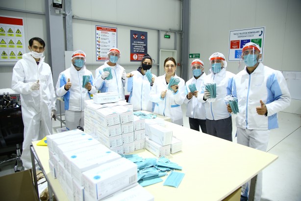 Foto - Cihazlar Türkiye'den gönderilmişti! Azerbaycan'da koronavirüse karşı üretim başladı
