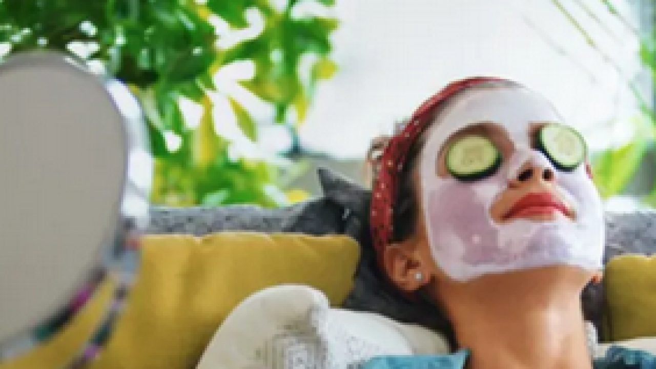 Foto - Cildiniz yağlı mı, kuru mu, hassas mı, karma mı? Kışın cilt bakımı nasıl yapılır?