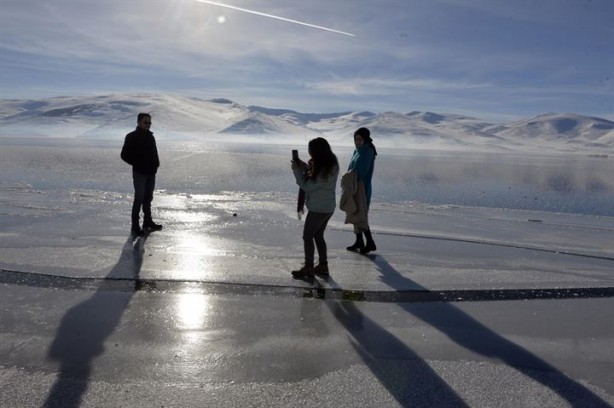 Foto - Çıldır Gölü buz tuttu