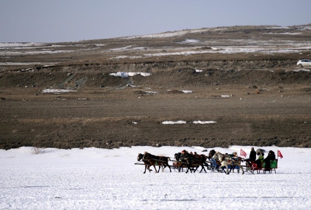 Foto - Çıldır Gölü üzerinde turistlerin atlı kızak keyfi