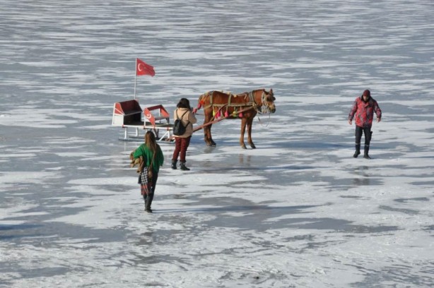 Foto - Çıldır Gölü'nde kartpostallık görüntüler