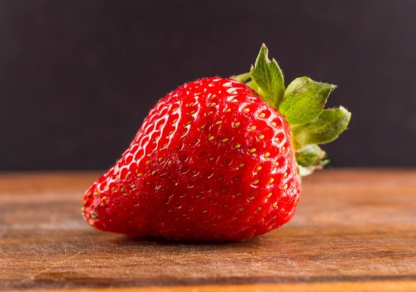 Foto - Çileğin yaprağını ıslatarak bekletin...