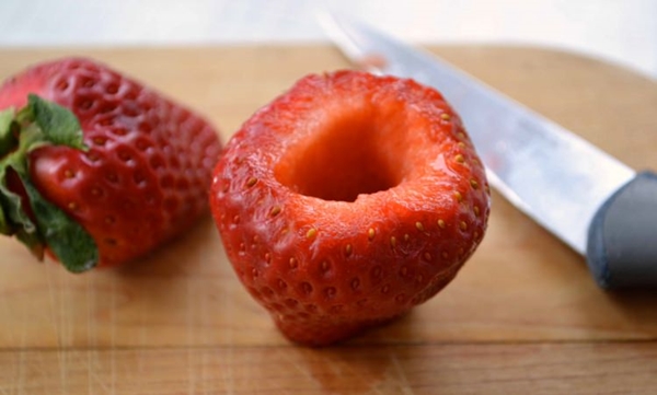 Foto - Çileğin yaprağını ıslatarak bekletin...