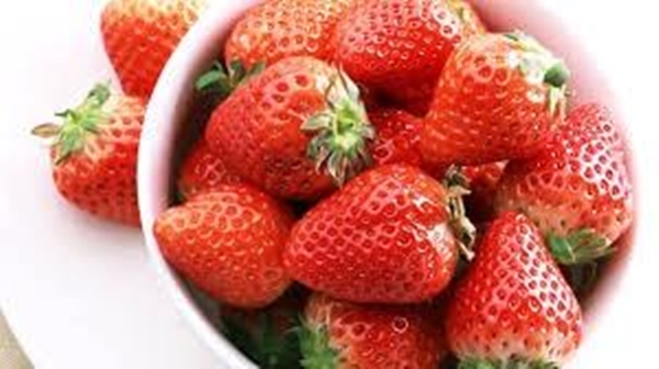 Foto - Çileğin yaprağını ıslatarak bekletin...