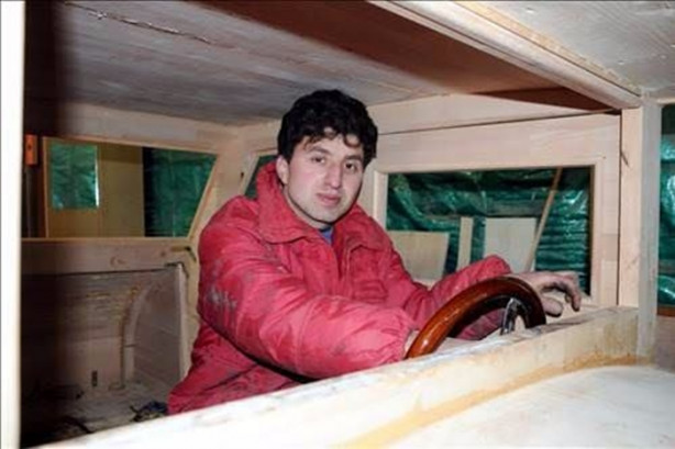 Foto - Çılgın adam ahşaptan otomobil yaptı!