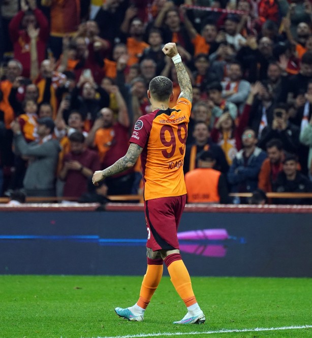 Foto - Cim-Bom gol yağdırdı! Nef Stadı'nda büyük coşku...