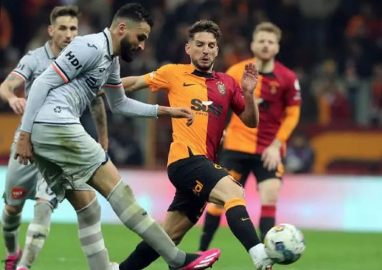 Foto - Cim-Bom'un futbolcuları isyan bayrağını çekti! Skandal sözler...