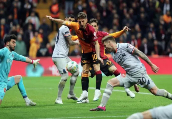 Foto - Cim-Bom'un futbolcuları isyan bayrağını çekti! Skandal sözler...