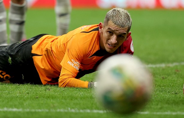 Foto - Cim-Bom'un futbolcuları isyan bayrağını çekti! Skandal sözler...