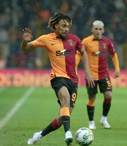 Foto - Cimbom'un yıldızına teklif yağıyor! 7 takım birden...