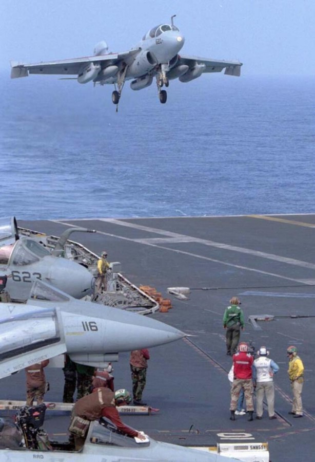 Foto - Çin çıldırdı! Savaş gemileri ve uçakları harekete geçti