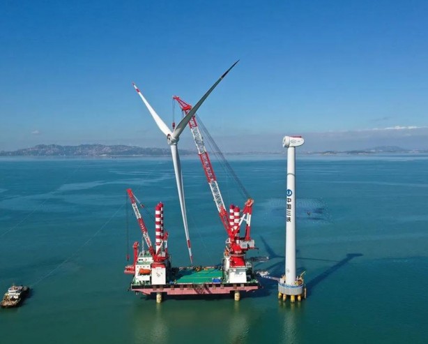 Foto - Çin kimsenin yapmadığını yaptı! Dünyanın en büyük rüzgar türbinini hizmete aldı