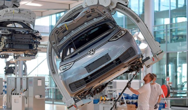 Foto - Çin korkusu önlem almaya itti! Renault ve Volkswagen anlaşamadı