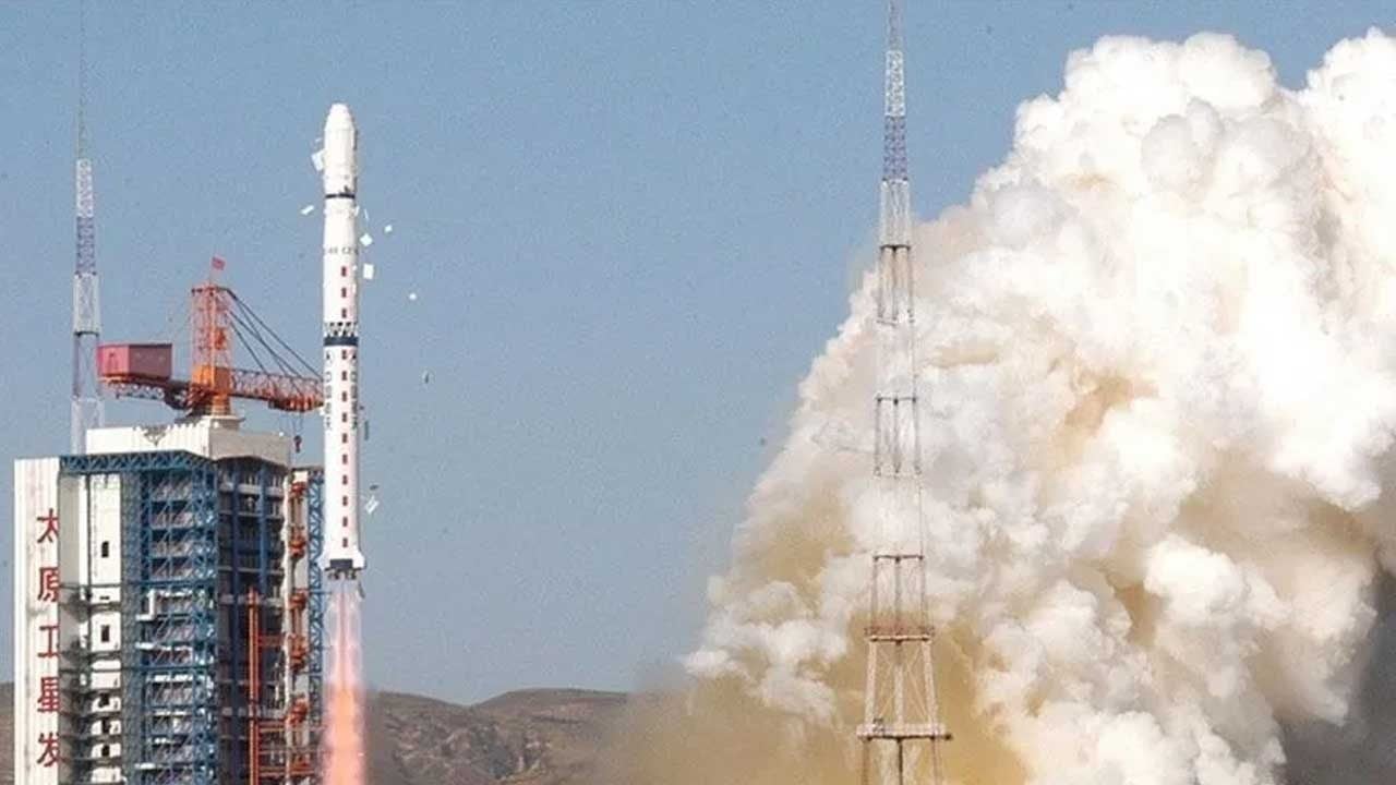 Foto - Çin yine yaptı yapacağını! Tartışmalı uydular uzay yolcusu