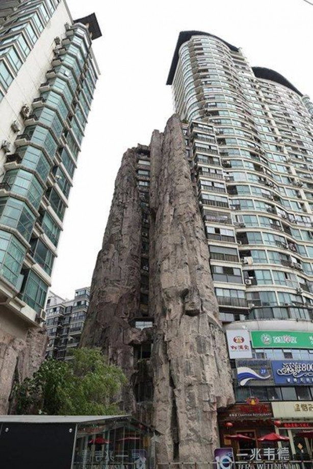 Foto - Çin'de dağ görünümlü bina!