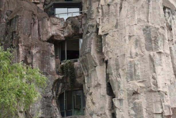 Foto - Çin'de dağ görünümlü bina!