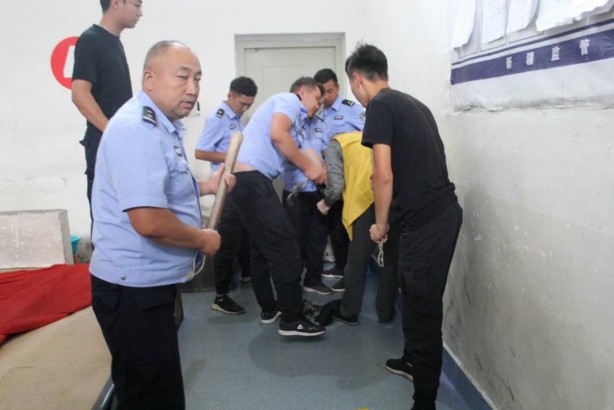 Foto - Çin'in Doğu Türkistanlılara uyguladığı işkenceye dair fotoğraflar sızdırıldı!