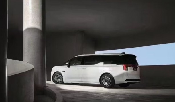 Foto - Çin'in önlenemez yükselişi! İşte dünyanın en hızlı şarj olan aracı