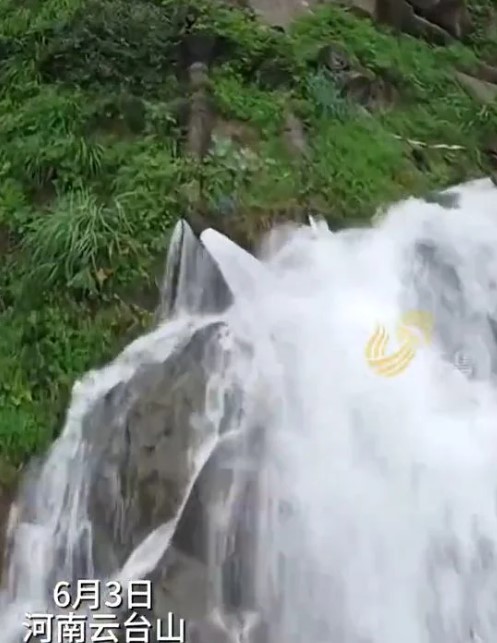 Foto - Çin'in şelalesi de çakma çıktı! Bakın nasıl kandırmışlar! 