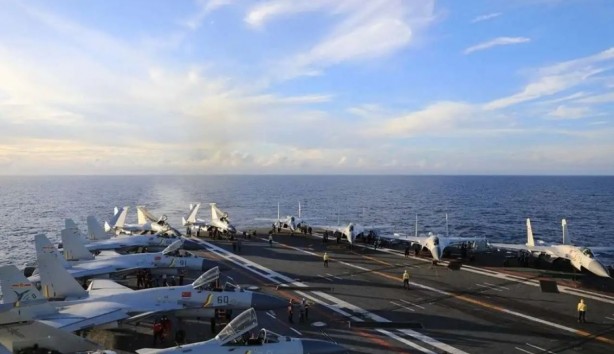 Foto - Çin'in uçak gemileri büyük dikkat çekiyor! Tartışmalı bölgede göründüler