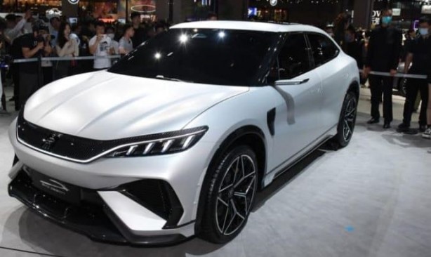 Foto - Çinli şirketin gözü Tesla’nın tahtında