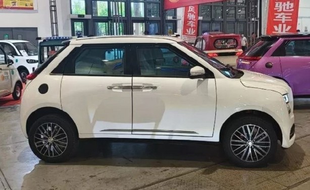 Foto - Çinliler 2 bin dolara minik Rolls-Royce satıyor