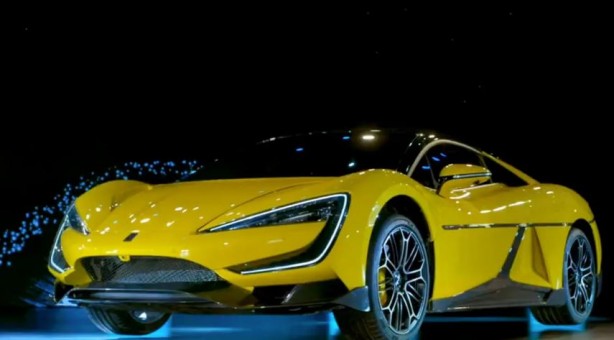 Foto - Çinliler ABD ve Avrupa'yı silmeye kararlı! Dans eden otomobili tanıttılar