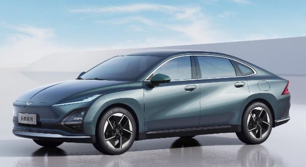 Foto - Çinliler elektrikli otomobil işini abarttı! Türkiye'de olsa peynir ekmek gibi gider