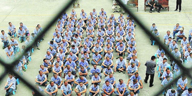 Foto - Çinliler, Müslümanların evlerine zorla giriyor... Mahremiyetin sıfır noktası: Doğu Türkistan... Dayak, cinsel şiddet ve tecavüze uğruyorlar