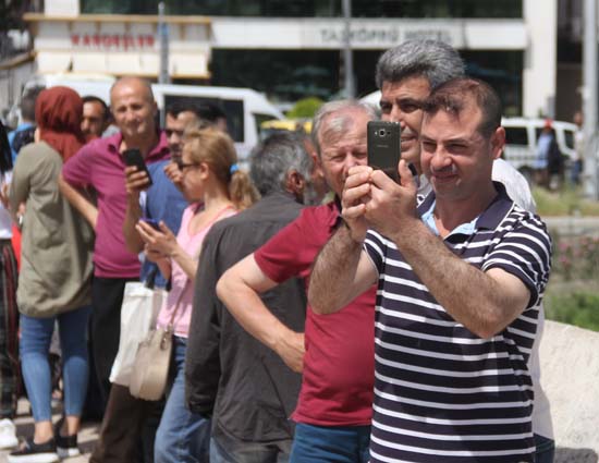 Foto - Cinsel istismara uğrayan çocuk, "annem bana inanmıyor" diyerek köprüden atladı