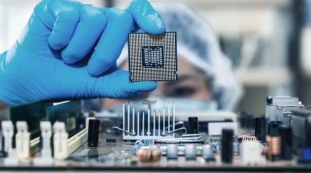 Foto - Çip devi Intel'de tarihi çöküş! 