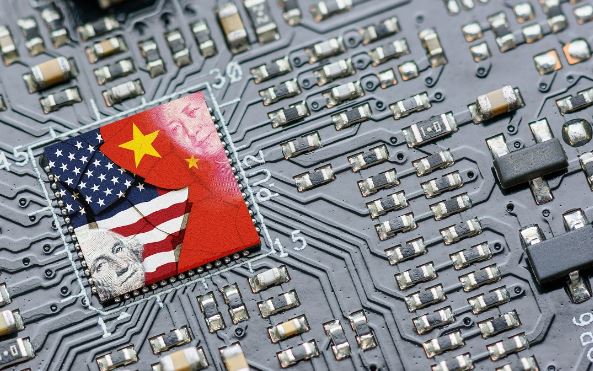 Foto - Çip yarışı kızışıyor! Huawei, ABD'li çip devini korkutuyor