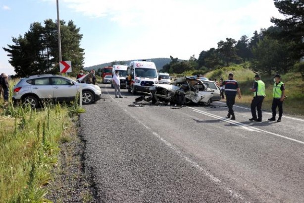 Foto - Ciple çarpışan araç paramparça oldu! Feci kazadan kahreden haber