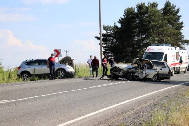 Foto - Ciple çarpışan araç paramparça oldu! Feci kazadan kahreden haber