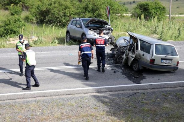 Foto - Ciple çarpışan araç paramparça oldu! Feci kazadan kahreden haber