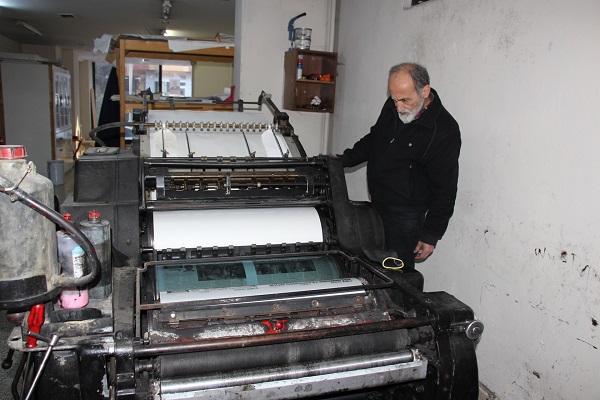 Foto - Çırak bulamadığı için işini bırakamıyor!