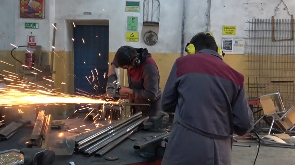 Foto - Ciroyu duyan inanmıyor! Meslek lisesi değil sanki banka şubesi