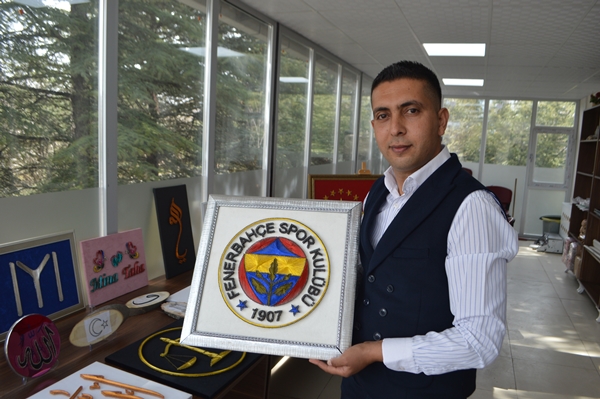 Foto - Çivi ve tellerle ahşabı sanata dönüştürüyor