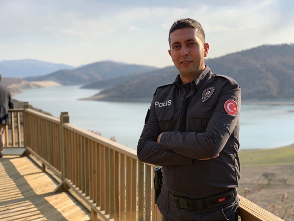 Foto - Çivi ve tellerle ahşabı sanata dönüştürüyor