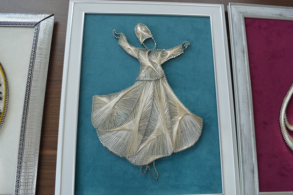 Foto - Çivi ve tellerle ahşabı sanata dönüştürüyor