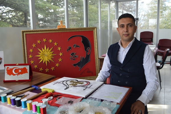 Çivi ve tellerle ahşabı sanata dönüştürüyor