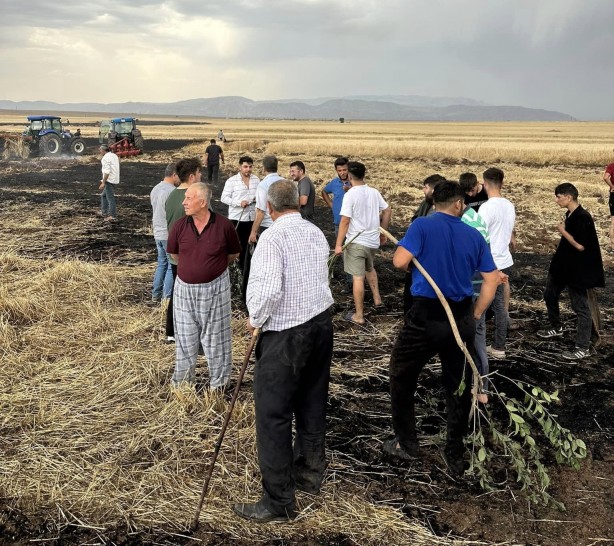 Foto - Cizre’de düşen yıldırımlar yangına neden oldu, 360 dönüm buğday küle döndü