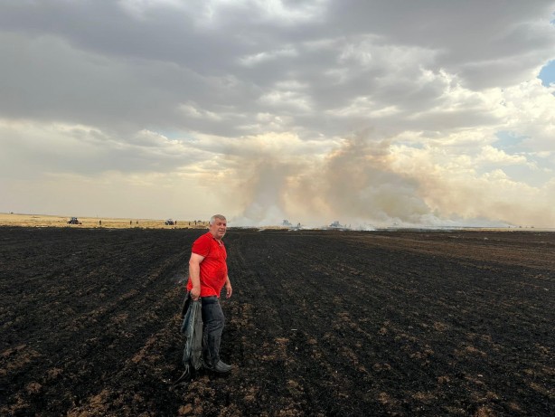 Cizre’de düşen yıldırımlar yangına neden oldu, 360 dönüm buğday küle döndü