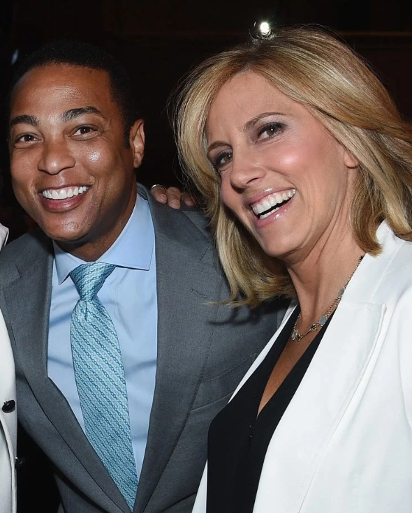 Foto - CNN'de istifa depremi ‘Trump’ın k..ı öpüyor’