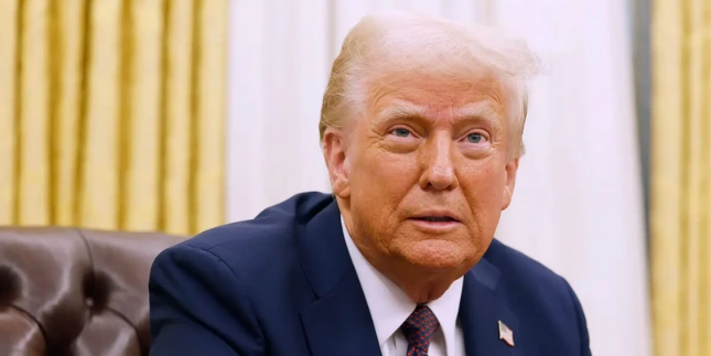 Foto - CNN'de istifa depremi ‘Trump’ın k..ı öpüyor’