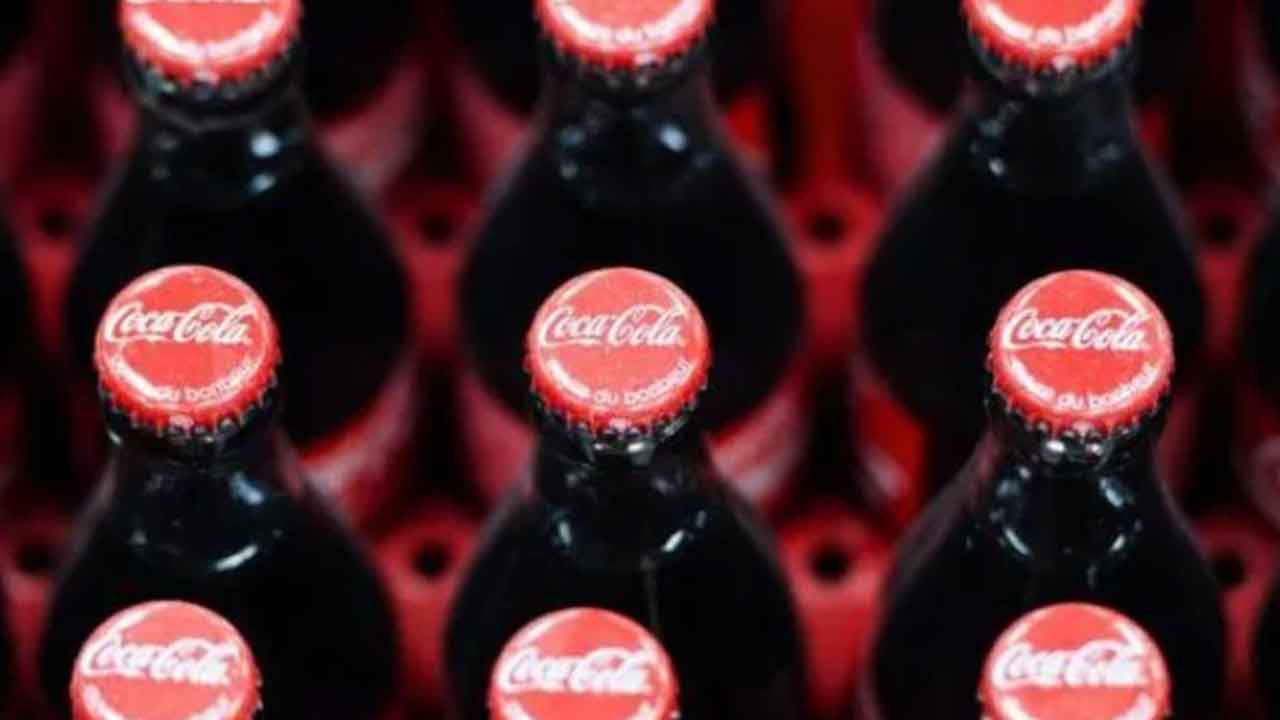 Coca Cola boykotuna katılmayanlar işte şimdi yandı! 26 milyon şişe piyasadan acil olarak toplatılıyor