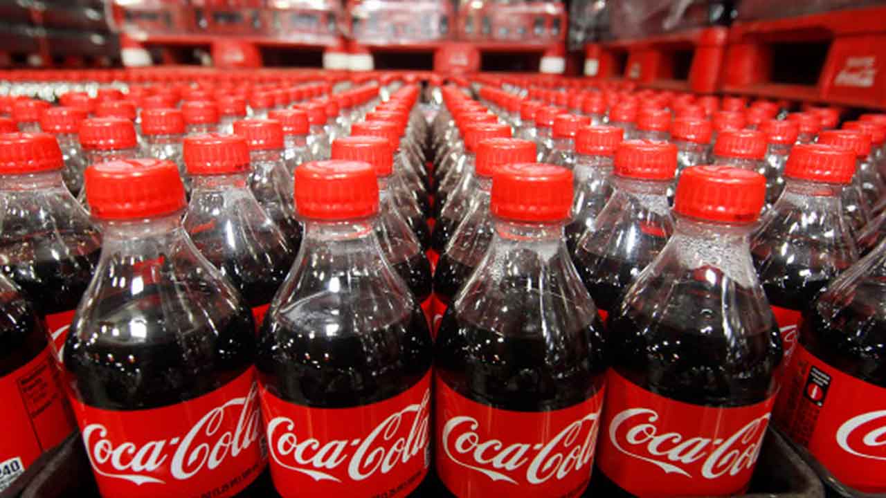 Foto - Coca Cola boykotuna katılmayanlar işte şimdi yandı! 26 milyon şişe piyasadan acil olarak toplatılıyor