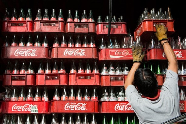 Foto - Coca Cola ile ilgili can sıkıcı gelişme! Sokakta boykot edilirken diğer tarafta patladı gitti